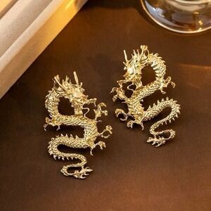 Chinese-inspired retro dragon-carved golden earrings,‎ embodying elegance new